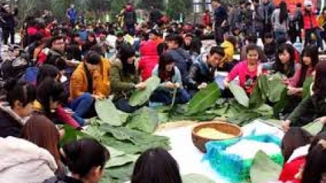 Bh’rợ xa nay “ Tôm bánh chưng t’viêng dh’rứah lâng ma nứih đha rựt cha Tết c’moo 2017”