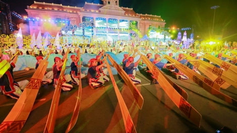 Festival Biển Nha Trang 2017: Haanh déh rau la liêm pr’hay văn hoá biển, đảo zr’lụ đhăm k’tiếc Khánh Hoà
