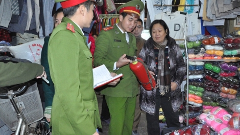 Gia Lai t’bhlâng zêl cha’groong ra’roóh pr’tóh g’lúh tết Nguyên đán