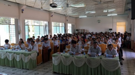 Gia Lai: Bh’cộ ngành giáo dục prá xay lâng học sinh THPT