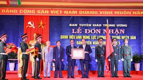 Thủ tướng Nguyễn Xuân Phúc pấh bhiệc bhan đớp pay cha ner Anh hùng lực lượng vũ trang nhân dân Ban Tuyên huấn Khu uỷ 5