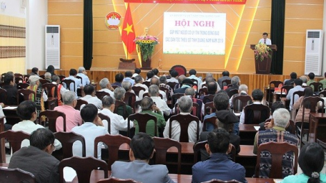 Pa dưr bh’rợ âng manứih t’coóh t’ha ooy đắh bhrợ pa dưr pr’ắt tr’mung t’mêê zr’lụ đhanuôr Cơ Tu