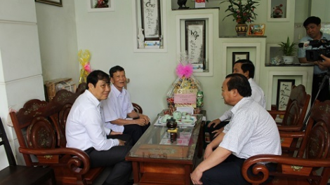 Tây Giang p’gít lêy bh’rợ cán bộ