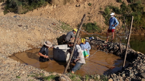 Quảng Bình: Đhị p’răng xơơt, thầy lâng trò zr’lụ đha da dinh ca coong pêch giếng chơớc đac