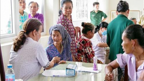 Sóc Trăng: 300 cha nắc manuýh đharứt, đhanuôr Khmer bơơn vêy ta khám, đoọng z’nươu