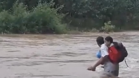 Cr’pân lêy muy cha nắc ca conh bhặ ca coon chang đác tuh  hooi hor đoọng tước trường