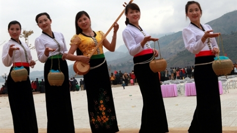 Đươi dua rau liêm choom âng khoa học công nghệ cóh bh’rợ zư lêy, pa dưr văn hoá Thái Sơn La​