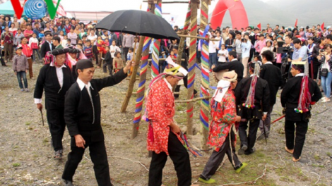 Lầy tzình páo dung chủ nhât hoi 24/6/2018