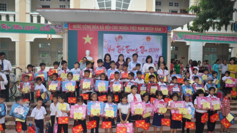 K’iăng khua lăn ]ar mđup brei mnơ\ng Trung thu kơ phung hđeh Quảng Nam