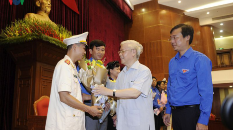 Khua g^t gai Đảng, Khua lăn ]ar Nguyễn Phú Trọng bi tuôm ho\ng phung Đảng viên mda asei tu\ kdlưn tui hriăm lehana\n hluê ngă asa\p Awa