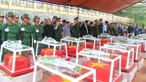 Kontum: Ba dor tơlang tơleh tơhan dêh ]ar ta pơsăn drơi [ơi dêh ]ar Lào hăng Kur