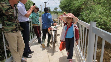 Tơdrông toa hơdôm tơlơi mơ-ak