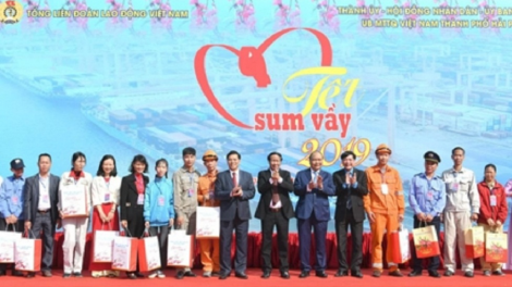 Khoa dêh ]ar ta jơnum hro\m Jơlan hơdră ‘Tê|t jơngum hro\m’’ [ơi Hải Phòng