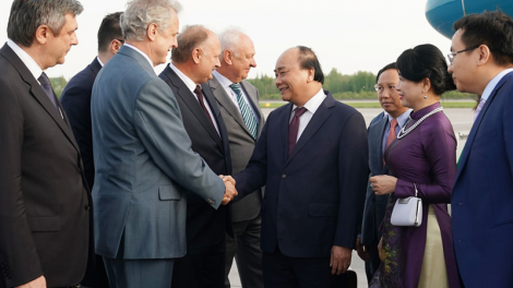 Khoa dêh ]ar ta ơi Nguyễn Xuân Phúc nao pơ\ Saint Peterburg, pơ phun nao ]ua\ sit nik dêh ]ar Nga