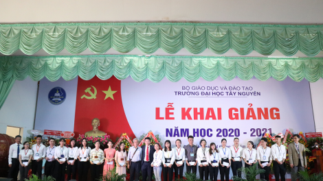Sang hră gưl prong Đại học Tây Nguyên pok thun hrăm phrâo