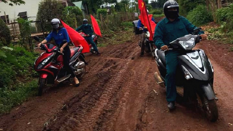Grup ao mơtah gum tơngan hrom pơhlôm pơgang klin