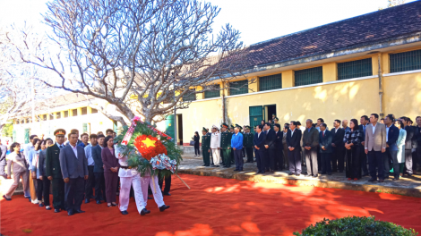 Daklak: pơpu\ kơ tơhan djai [ơi sang mơnă Buôn Ma Thuột