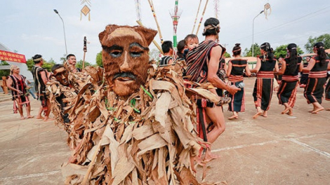 Ngă yang  mơak đưm – Tết ră anai mơ\ng ană plơi pla kual Dap kơdư