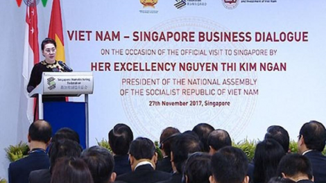 Chủ tịch Quốc hội mò Nguyễn Thị Kim Ngân wă ala măt uă anih lơh sa kă bro lơgar Singapore