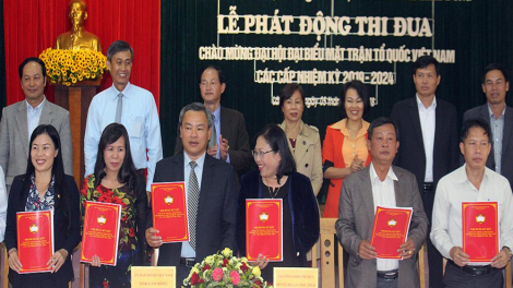 Càr Lâm Đồng lam lơh tàm pơrlòng chờ gờm Pơrjum dờng Mặt trận dà lơgar ală cấp