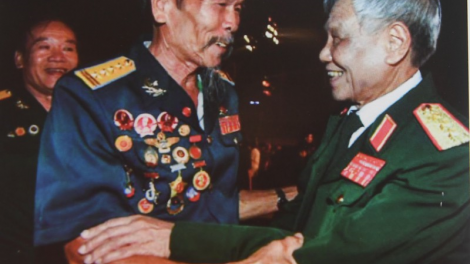 Thượng tướng Lê Khả Phiêu: Sùm geh nùs nhơm niam mờ cau ling, kơnòl mờ làng bol