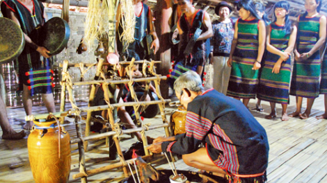 Dơ\ lơh yàng hòi mìu bơh cau M’nông dê