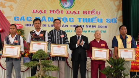 Pơrjum cau ala mat ală kòn cau kơnhoàl Di Linh, càr Lâm Đồng