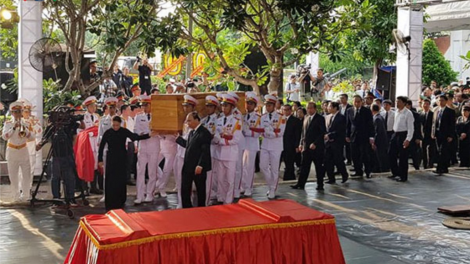 Đại tướng Lê Đức Anh neh ơm rlô să tàm [làng tơ\p [ồc [òn dờng Hồ Chí Minh