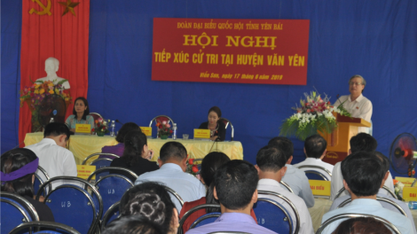 Thường trực Ban Bí thư, ồng Trần Quốc Vượng tìp mat cau te\ khà tàm càr Yên Bái