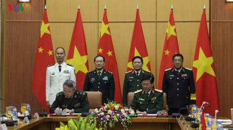 Mpồl kuang bàng ala mat broă ling klàng dờng màng lơgar Lo lòt còp lơgar he