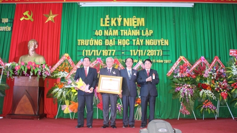 Hìu bơsram Đại học Tây Nguyên bơyai lơh tơnkah 40 nam ngai crơng gơs