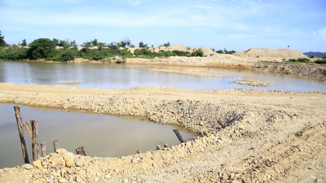 Kon Tum: Khin bơrna` bơt dà Đăk Bla tơnhàu bràs, lu\ rơđeh tìs.
