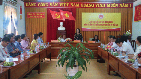 Kuang atbồ Ban Dân vận dà lơgar mò Trương Thị Mai tus còp mờ lơh broă tàm Daklak