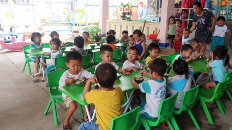 Càr Dak Lak ờ su\k ơm cau mè bèp kơnòm bơsram pal tă priă nhai cau pơgru bơto mầm non in