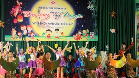 Càr Dak Lak geh uă broă lơh nhơl chờ satềp Trung thu ai kơnòm dềt geh rài kis kal ke in