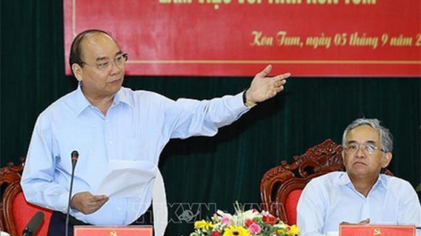 Thủ tướng Nguyễn Xuân Phúc sồr geh 4 mpồl tòm tơnguh bơtàu càr Kon Tum