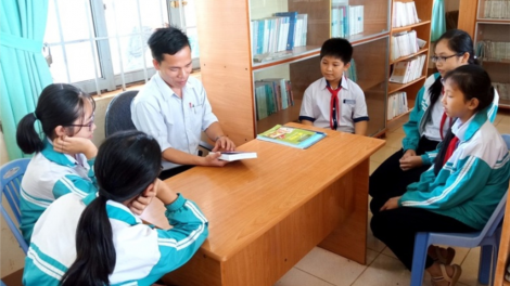 Dak Lak:  Cau pơgru bơceh jơnau yal yau nr^ bè Bác Hồ tàm 9 nam