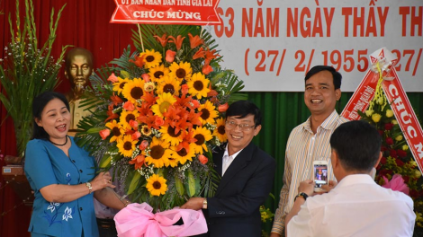 Ală càr Tây Nguyên geh uă broă lơh di tơnkah ngai cau lơh sơnơm Việt Nam