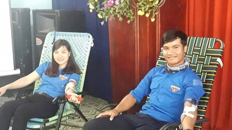 Gơ rề ua\ srơh ai is mhàm tàm kơnhòal Đam Rông
