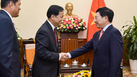 Bộ trưởng Ngoại giao, ồng Phạm Bình Minh wă Bí thư Thường trực lơgar Myanmar