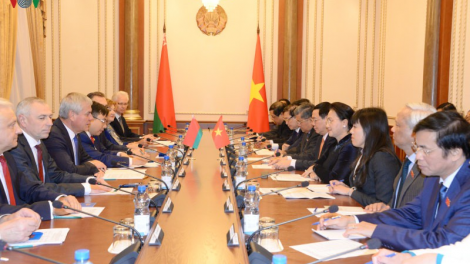 Chủ tịch Quốc hội tìp mat cribơyai broă mờ Chủ tịch Viện Kuang bàng Quốc hội lơgar Belarus