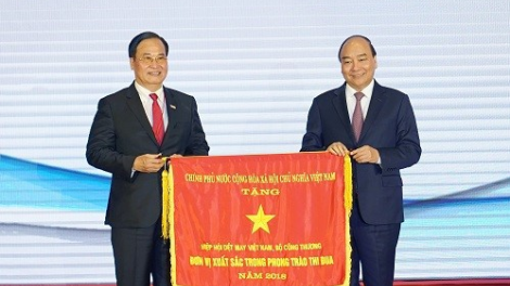 Thủ tướng Nguyễn Xuân Phúc tus bal dơ\ bơyai lơh tơngkah 20 nam ngai crơng gơs Hiệp hội tà` mai phanViệt Nam