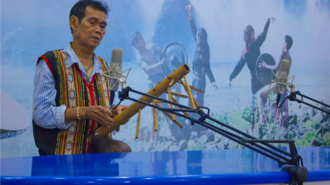 Niam chài gùng đơs pơnđik “Nhuăi” bơh cau Sơdàng dê