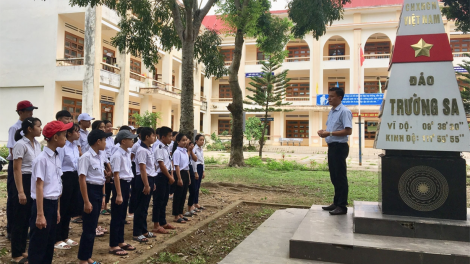 Klau pơgru Dương Văn Vấn bơsram jat Bác Hồ lơh uă broă lơh niam ai kơnòm bơsram in