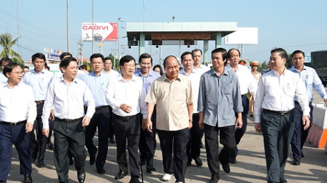 Thủ tướng lòt sền, chul chồl lam lơh rơndap broă lơh gùng rơndeh ntoat rat Trung Lương – Mỹ Thuận