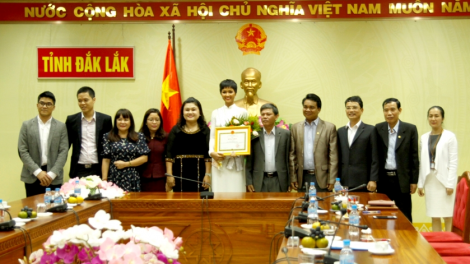 Kuang bàng đơng lam càr Dak Lak tìp măt ùr hàng hoàn vũ Việt Nam H’ Hen Niê