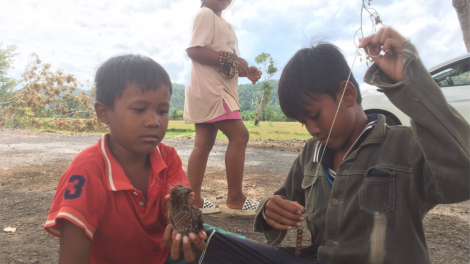Kal ke broă kờ` geh [làng nhơl kàl rơlô bơkang ai kơnòm dềt tiah ngài tàm càr Dak Lak in