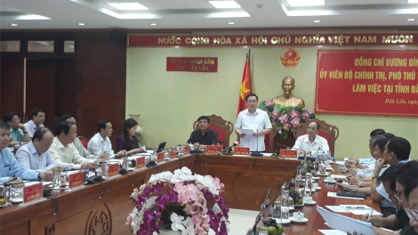 Phó Thủ tướng Chính phủ ồng Vương Đình lơh broă tàm càr Dak Lak