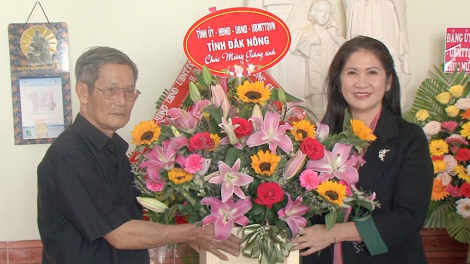 Kuang bàng đơng lam càr Dak Nông chờ gờm ală hìu yàng di Noel
