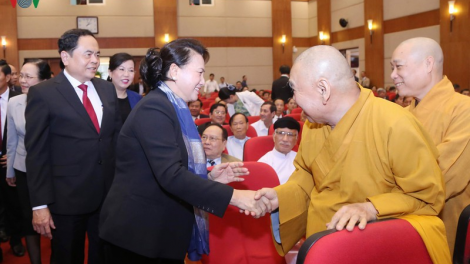 Chủ tịch Quốc hội tus bal pơrjum dơ\ 2 Ủy ban Mặt trận dà lơgar Việt Nam khóa 9